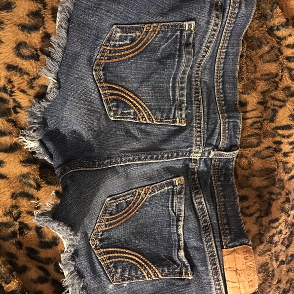 Hollister Jean shorts - Picture 2 of 3